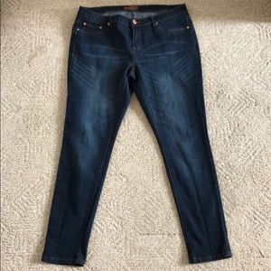 SIZE 16 SKINNY JEANS